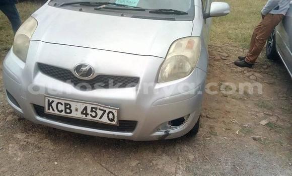 Oofamaa Toyota Vitz Silver Makiinaa iti Mombasa keessatti Coastal Kenya keessatti Oofamaa Toyota Vitz Silver Makiinaa iti Mombasa keessatti Coastal Kenya keessatti