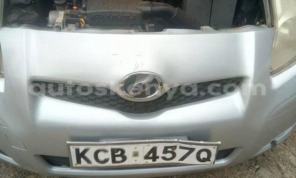 Oofamaa Toyota Vitz Silver Makiinaa iti Mombasa keessatti Coastal Kenya keessatti Oofamaa Toyota Vitz Silver Makiinaa iti Mombasa keessatti Coastal Kenya keessatti