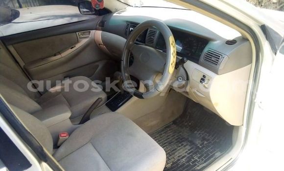 Oofamaa Toyota Corolla Silver Makiinaa iti Mombasa keessatti Coastal Kenya keessatti Oofamaa Toyota Corolla Silver Makiinaa iti Mombasa keessatti Coastal Kenya keessatti