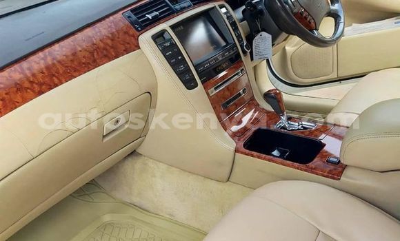Buy Used Toyota Crown White Car in Nairobi in Nairobi Buy Used Toyota Crown White Car in Nairobi in Nairobi