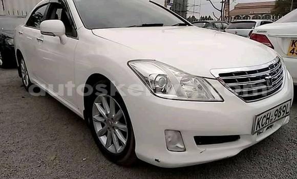 Buy Used Toyota Crown White Car in Nairobi in Nairobi
