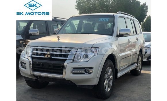 Nunua Imported Mitsubishi Pajero Nyeupe Gari ndani ya Import - Dubai nchini Kati Kenya Nunua Imported Mitsubishi Pajero Nyeupe Gari ndani ya Import - Dubai nchini Kati Kenya