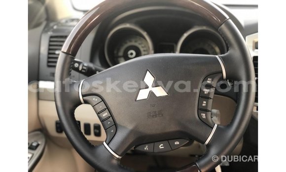 Nunua Imported Mitsubishi Pajero Nyeupe Gari ndani ya Import - Dubai nchini Kati Kenya Nunua Imported Mitsubishi Pajero Nyeupe Gari ndani ya Import - Dubai nchini Kati Kenya