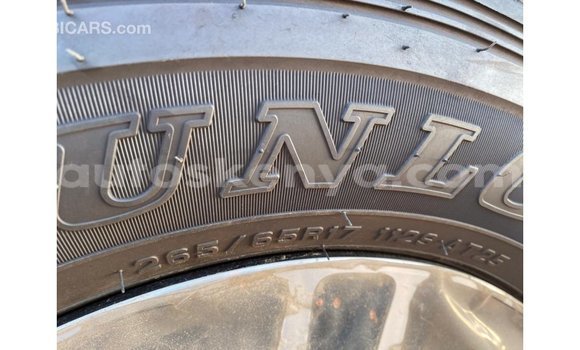 Nunua Imported Toyota Fortuner Nyeupe Gari ndani ya Import - Dubai nchini Kati Kenya Nunua Imported Toyota Fortuner Nyeupe Gari ndani ya Import - Dubai nchini Kati Kenya