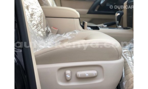 Buy Import Toyota Land Cruiser Black Car in Import - Dubai in Central Kenya Buy Import Toyota Land Cruiser Black Car in Import - Dubai in Central Kenya