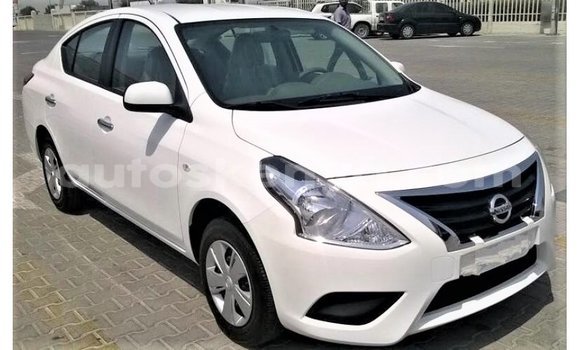 Nunua Imported Nissan Sunny Nyeupe Gari ndani ya Import - Dubai nchini Kati Kenya Nunua Imported Nissan Sunny Nyeupe Gari ndani ya Import - Dubai nchini Kati Kenya