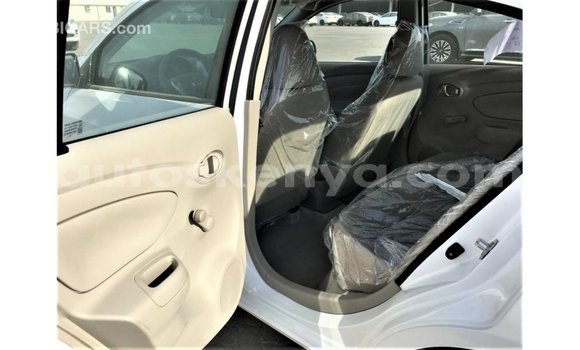 Nunua Imported Nissan Sunny Nyeupe Gari ndani ya Import - Dubai nchini Kati Kenya Nunua Imported Nissan Sunny Nyeupe Gari ndani ya Import - Dubai nchini Kati Kenya