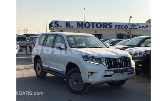 Imported Toyota Prado White Makiinaa iti Import - Dubai keessatti Central Kenya keessatti Imported Toyota Prado White Makiinaa iti Import - Dubai keessatti Central Kenya keessatti
