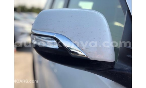 Imported Toyota Prado White Makiinaa iti Import - Dubai keessatti Central Kenya keessatti Imported Toyota Prado White Makiinaa iti Import - Dubai keessatti Central Kenya keessatti