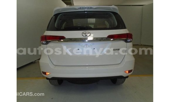 Imported Toyota Fortuner White Makiinaa iti Import - Dubai keessatti Central Kenya keessatti Imported Toyota Fortuner White Makiinaa iti Import - Dubai keessatti Central Kenya keessatti