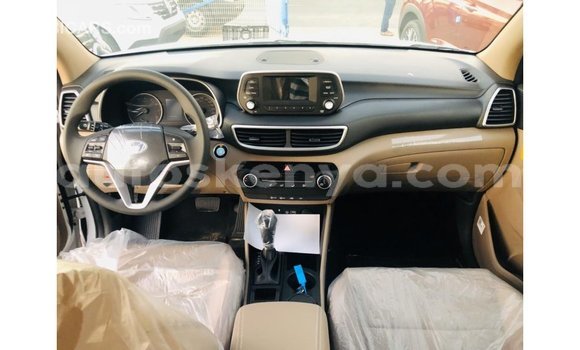Imported Hyundai Tucson White Makiinaa iti Import - Dubai keessatti Central Kenya keessatti Imported Hyundai Tucson White Makiinaa iti Import - Dubai keessatti Central Kenya keessatti