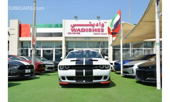 Nunua Imported Dodge Challenger Nyeupe Gari ndani ya Import - Dubai nchini Kati Kenya Nunua Imported Dodge Challenger Nyeupe Gari ndani ya Import - Dubai nchini Kati Kenya