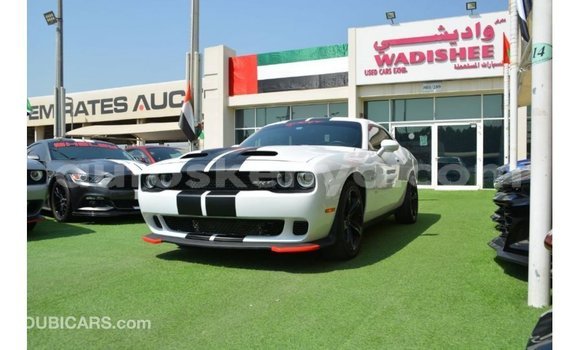 Nunua Imported Dodge Challenger Nyeupe Gari ndani ya Import - Dubai nchini Kati Kenya Nunua Imported Dodge Challenger Nyeupe Gari ndani ya Import - Dubai nchini Kati Kenya