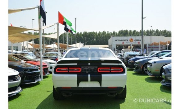 Nunua Imported Dodge Challenger Nyeupe Gari ndani ya Import - Dubai nchini Kati Kenya Nunua Imported Dodge Challenger Nyeupe Gari ndani ya Import - Dubai nchini Kati Kenya