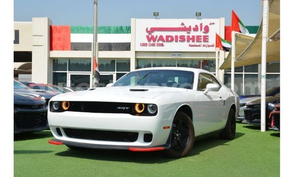 Nunua Imported Dodge Challenger Nyeupe Gari ndani ya Import - Dubai nchini Kati Kenya