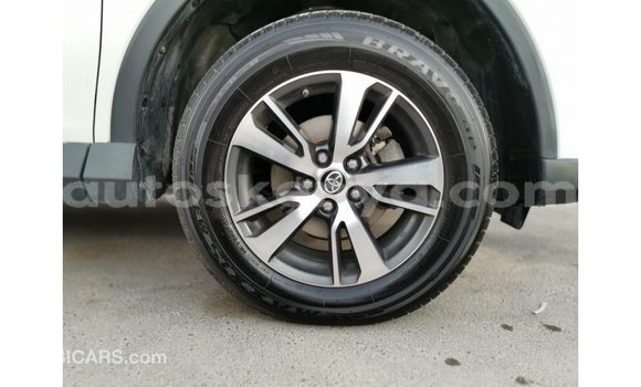 Imported Toyota Ade White Netiree iti Import - Dubai keessatti Central Kenya keessatti Imported Toyota Ade White Netiree iti Import - Dubai keessatti Central Kenya keessatti