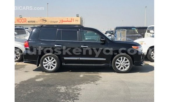 Nunua Imported Toyota Land Cruiser Nyeusi Gari ndani ya Import - Dubai nchini Kati Kenya Nunua Imported Toyota Land Cruiser Nyeusi Gari ndani ya Import - Dubai nchini Kati Kenya