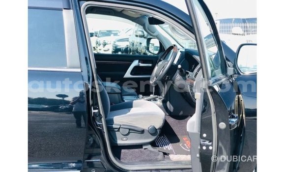 Imported Toyota Land Cruiser Black Makiinaa iti Import - Dubai keessatti Central Kenya keessatti Imported Toyota Land Cruiser Black Makiinaa iti Import - Dubai keessatti Central Kenya keessatti