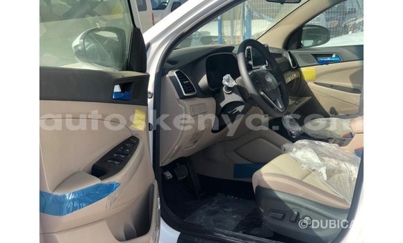Nunua Imported Hyundai Tucson Nyeupe Gari ndani ya Import - Dubai nchini Kati Kenya Nunua Imported Hyundai Tucson Nyeupe Gari ndani ya Import - Dubai nchini Kati Kenya