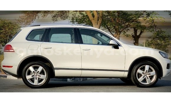 Imported Volkswagen Touareg White Makiinaa iti Import - Dubai keessatti Central Kenya keessatti Imported Volkswagen Touareg White Makiinaa iti Import - Dubai keessatti Central Kenya keessatti