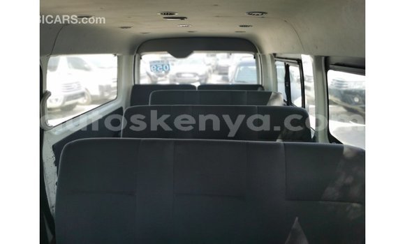 Imported Toyota Hiace White Makiinaa iti Import - Dubai keessatti Central Kenya keessatti Imported Toyota Hiace White Makiinaa iti Import - Dubai keessatti Central Kenya keessatti