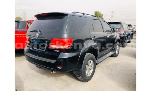 Imported Toyota Fortuner Black Makiinaa iti Import - Dubai keessatti Central Kenya keessatti Imported Toyota Fortuner Black Makiinaa iti Import - Dubai keessatti Central Kenya keessatti