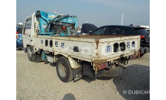 Imported Toyota Pickup White Makiinaa iti Import - Dubai keessatti Central Kenya keessatti Imported Toyota Pickup White Makiinaa iti Import - Dubai keessatti Central Kenya keessatti