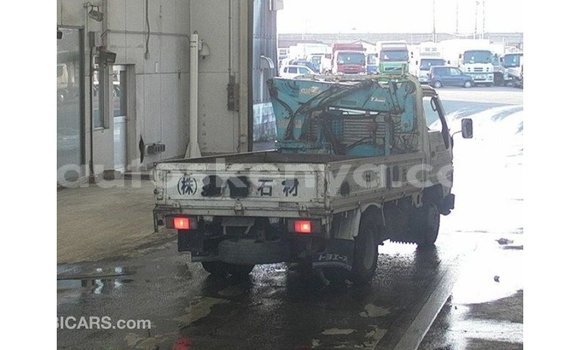 Imported Toyota Pickup White Makiinaa iti Import - Dubai keessatti Central Kenya keessatti Imported Toyota Pickup White Makiinaa iti Import - Dubai keessatti Central Kenya keessatti