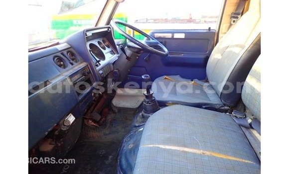 Imported Toyota Pickup White Makiinaa iti Import - Dubai keessatti Central Kenya keessatti Imported Toyota Pickup White Makiinaa iti Import - Dubai keessatti Central Kenya keessatti