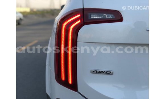 Imported Kia Carens White Makiinaa iti Import - Dubai keessatti Central Kenya keessatti Imported Kia Carens White Makiinaa iti Import - Dubai keessatti Central Kenya keessatti