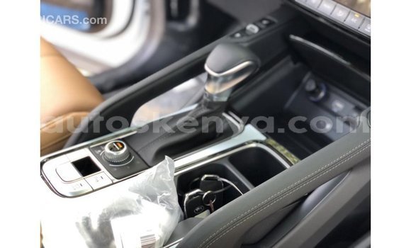 Imported Kia Carens White Makiinaa iti Import - Dubai keessatti Central Kenya keessatti Imported Kia Carens White Makiinaa iti Import - Dubai keessatti Central Kenya keessatti