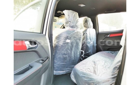 Buy Import Isuzu Bighorn White Truck in Import - Dubai in Central Kenya Buy Import Isuzu Bighorn White Truck in Import - Dubai in Central Kenya