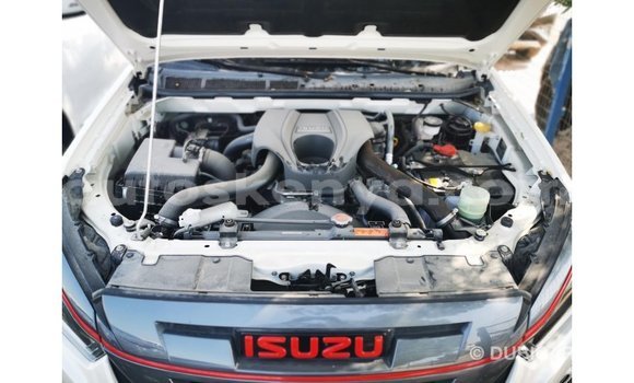 Buy Import Isuzu Bighorn White Truck in Import - Dubai in Central Kenya Buy Import Isuzu Bighorn White Truck in Import - Dubai in Central Kenya