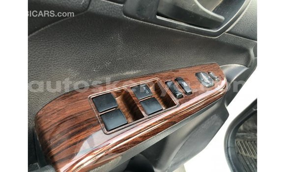 Imported Toyota Camry White Makiinaa iti Import - Dubai keessatti Central Kenya keessatti Imported Toyota Camry White Makiinaa iti Import - Dubai keessatti Central Kenya keessatti