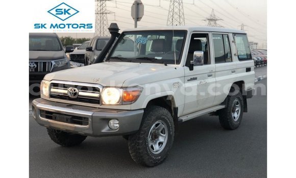 Buy Import Toyota Land Cruiser White Car in Import - Dubai in Central Kenya Buy Import Toyota Land Cruiser White Car in Import - Dubai in Central Kenya