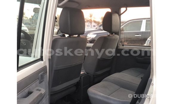 Buy Import Toyota Land Cruiser White Car in Import - Dubai in Central Kenya Buy Import Toyota Land Cruiser White Car in Import - Dubai in Central Kenya