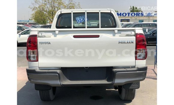 Imported Toyota Hilux White Makiinaa iti Import - Dubai keessatti Central Kenya keessatti Imported Toyota Hilux White Makiinaa iti Import - Dubai keessatti Central Kenya keessatti