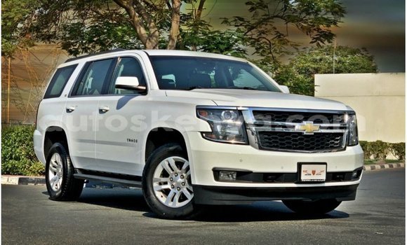Nunua Imported Chevrolet Tahoe Nyeupe Gari ndani ya Import - Dubai nchini Kati Kenya