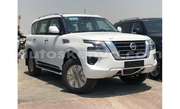 Nunua Imported Nissan Patrol Nyeupe Gari ndani ya Import - Dubai nchini Kati Kenya