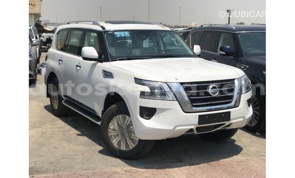 Nunua Imported Nissan Patrol Nyeupe Gari ndani ya Import - Dubai nchini Kati Kenya Nunua Imported Nissan Patrol Nyeupe Gari ndani ya Import - Dubai nchini Kati Kenya