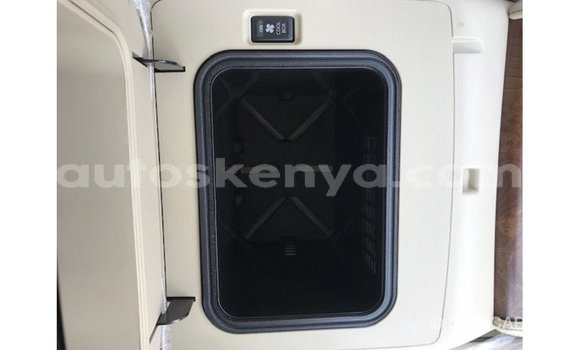 Nunua Imported Nissan Patrol Nyeupe Gari ndani ya Import - Dubai nchini Kati Kenya Nunua Imported Nissan Patrol Nyeupe Gari ndani ya Import - Dubai nchini Kati Kenya