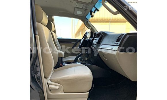 Nunua Imported Mitsubishi Pajero Nyingine Gari ndani ya Import - Dubai nchini Kati Kenya Nunua Imported Mitsubishi Pajero Nyingine Gari ndani ya Import - Dubai nchini Kati Kenya