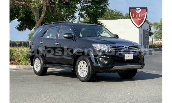 Nunua Imported Toyota Fortuner Nyeusi Gari ndani ya Import - Dubai nchini Kati Kenya