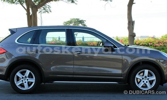 Imported Porsche Cayenne Brown Makiinaa iti Import - Dubai keessatti Central Kenya keessatti Imported Porsche Cayenne Brown Makiinaa iti Import - Dubai keessatti Central Kenya keessatti