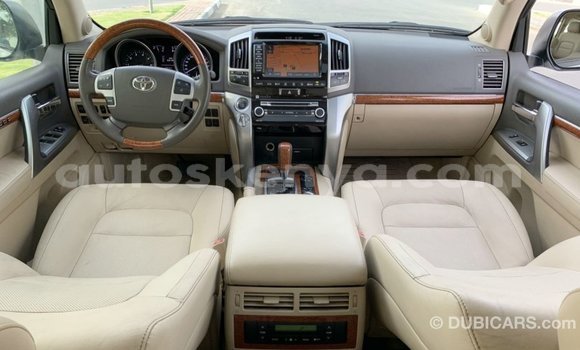 Buy Import Toyota Land Cruiser White Car in Import - Dubai in Central Kenya Buy Import Toyota Land Cruiser White Car in Import - Dubai in Central Kenya