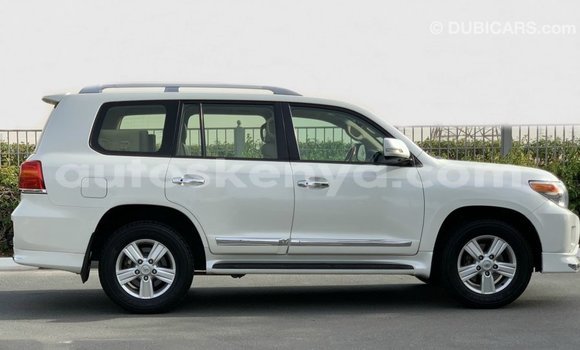 Buy Import Toyota Land Cruiser White Car in Import - Dubai in Central Kenya Buy Import Toyota Land Cruiser White Car in Import - Dubai in Central Kenya