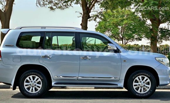 Buy Import Toyota Land Cruiser Blue Car in Import - Dubai in Central Kenya Buy Import Toyota Land Cruiser Blue Car in Import - Dubai in Central Kenya