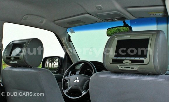 Imported Mitsubishi Pajero Brown Makiinaa iti Import - Dubai keessatti Central Kenya keessatti Imported Mitsubishi Pajero Brown Makiinaa iti Import - Dubai keessatti Central Kenya keessatti