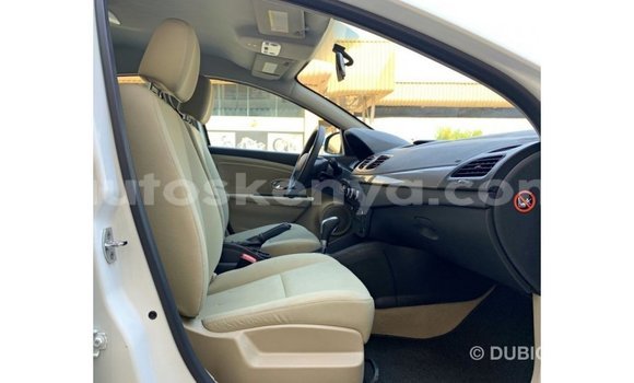 Nunua Imported Renault Fluence Nyeupe Gari ndani ya Import - Dubai nchini Kati Kenya Nunua Imported Renault Fluence Nyeupe Gari ndani ya Import - Dubai nchini Kati Kenya