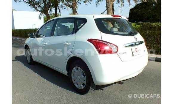 Nunua Imported Nissan 350Z Nyeupe Gari ndani ya Import - Dubai nchini Kati Kenya Nunua Imported Nissan 350Z Nyeupe Gari ndani ya Import - Dubai nchini Kati Kenya
